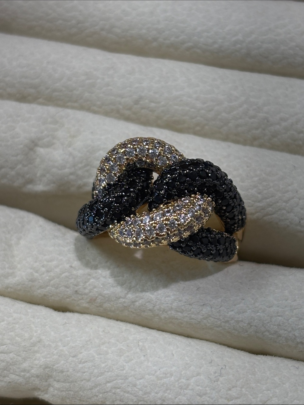 Knot for the Faint Ring size 8 by Bomb Party